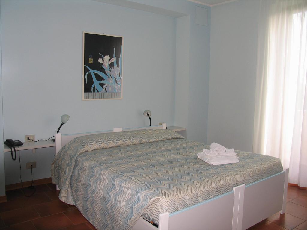 Albergo Residence Isotta Veruno ภายนอก รูปภาพ