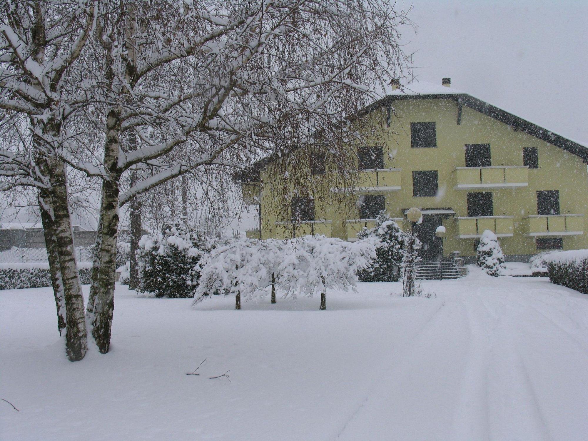 Albergo Residence Isotta Veruno ภายนอก รูปภาพ