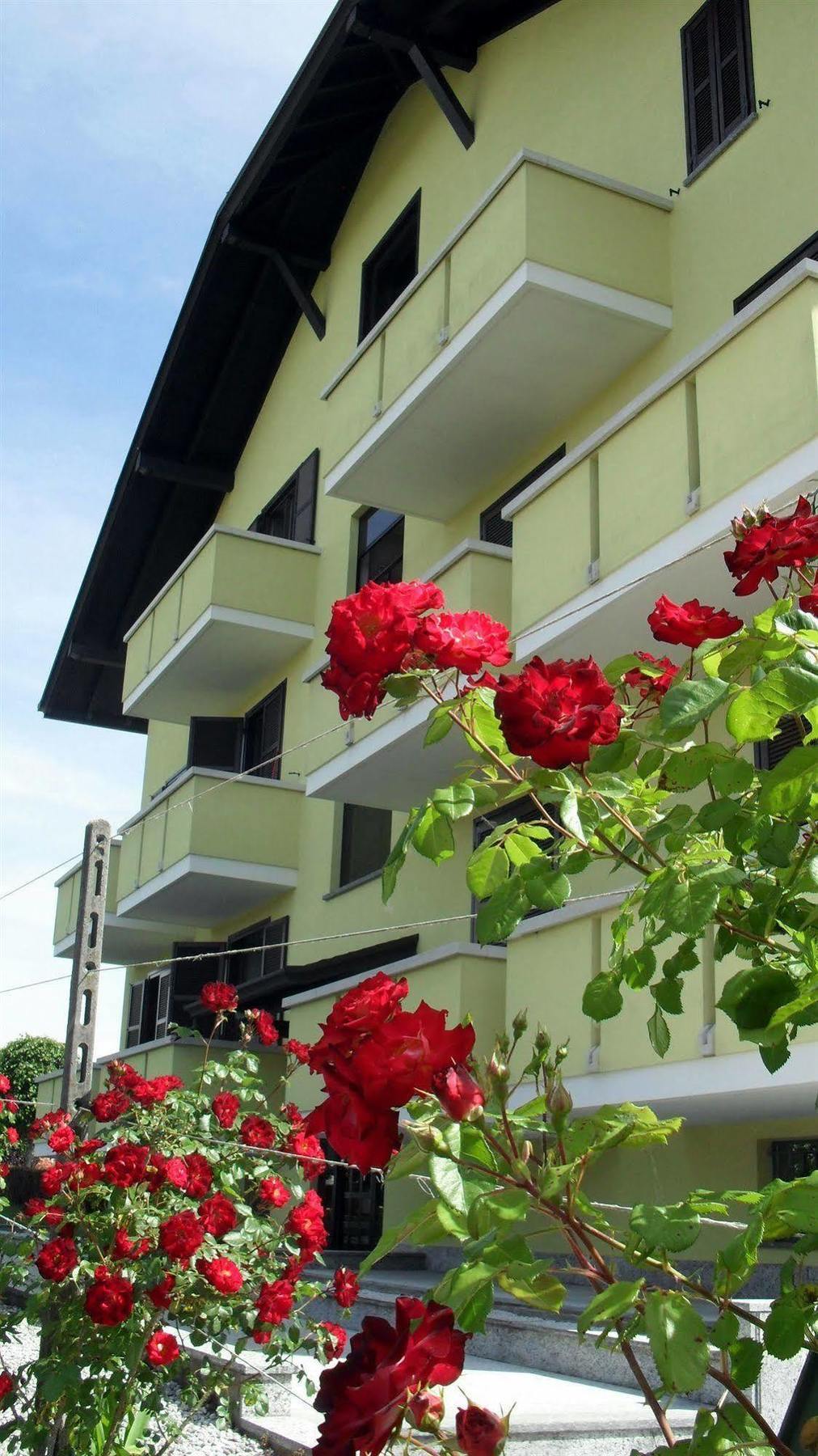 Albergo Residence Isotta Veruno ภายนอก รูปภาพ