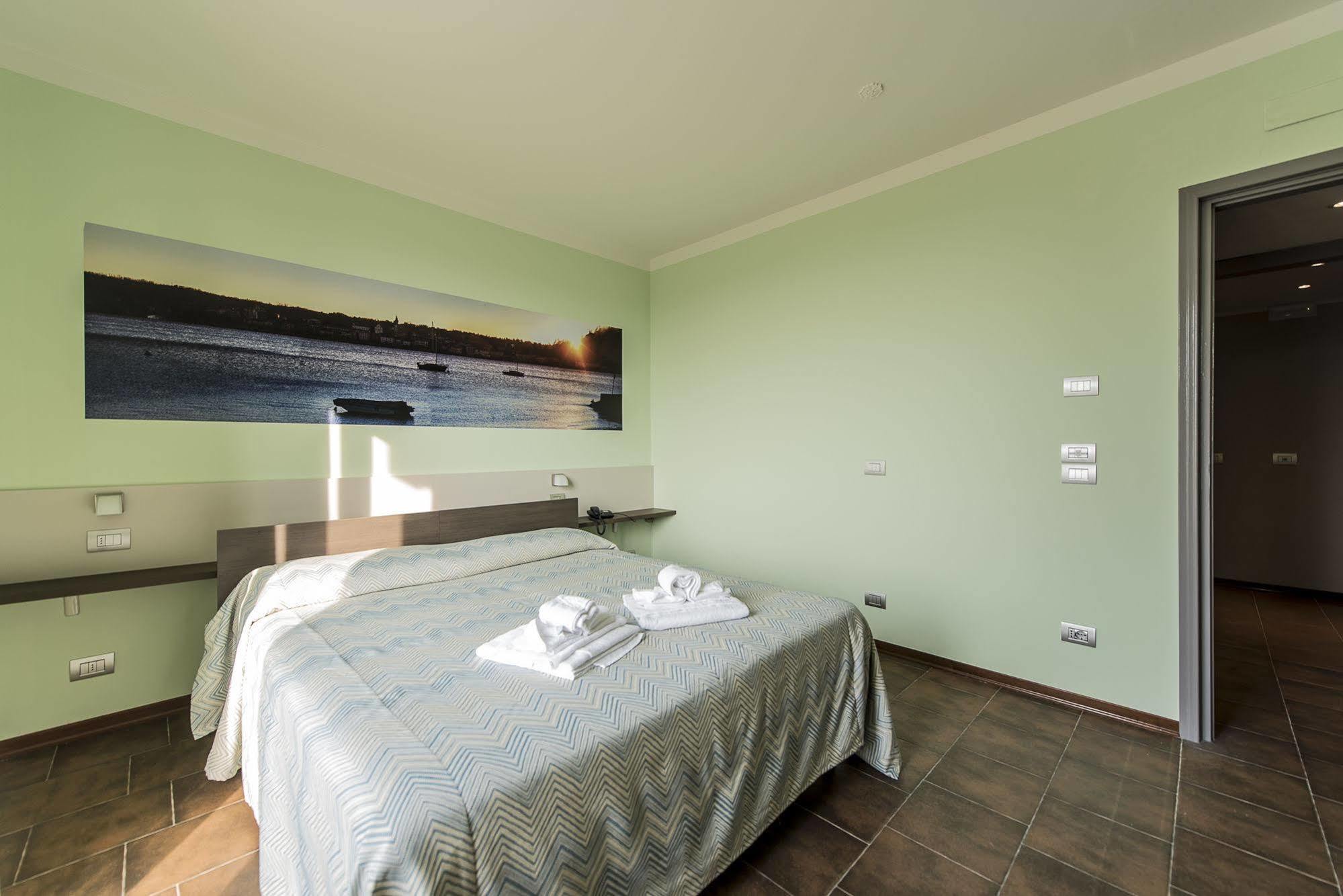 Albergo Residence Isotta Veruno ภายนอก รูปภาพ