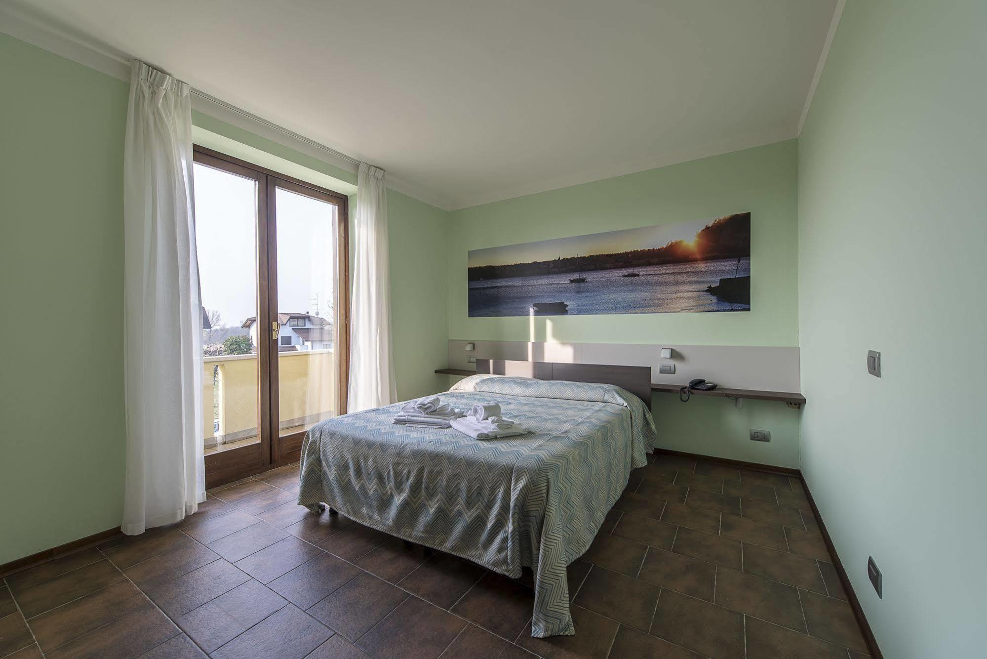 Albergo Residence Isotta Veruno ภายนอก รูปภาพ