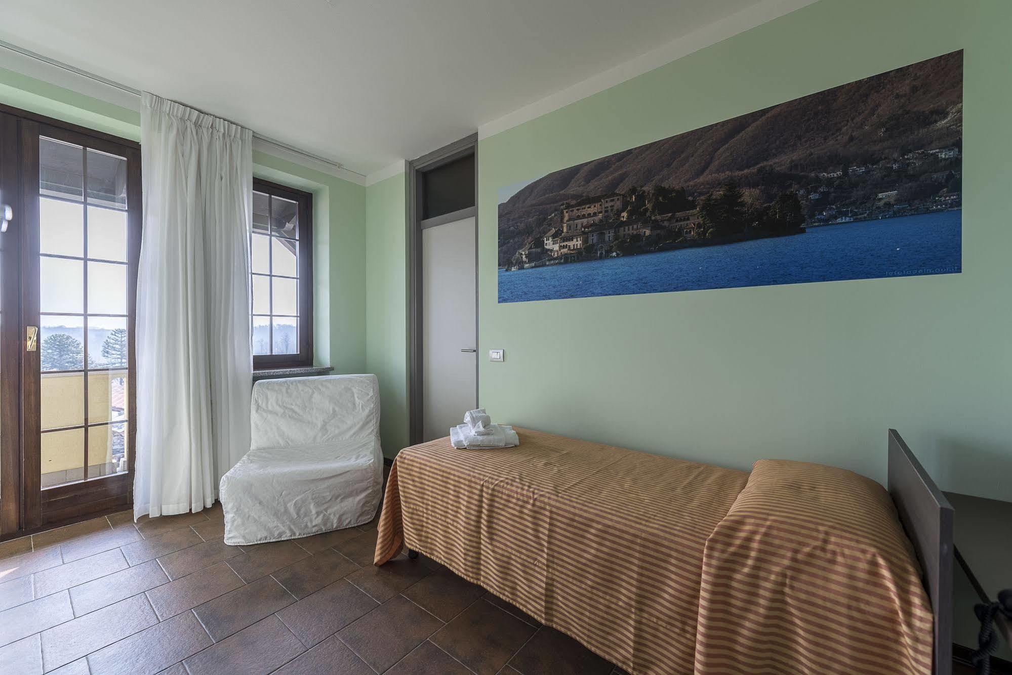 Albergo Residence Isotta Veruno ภายนอก รูปภาพ