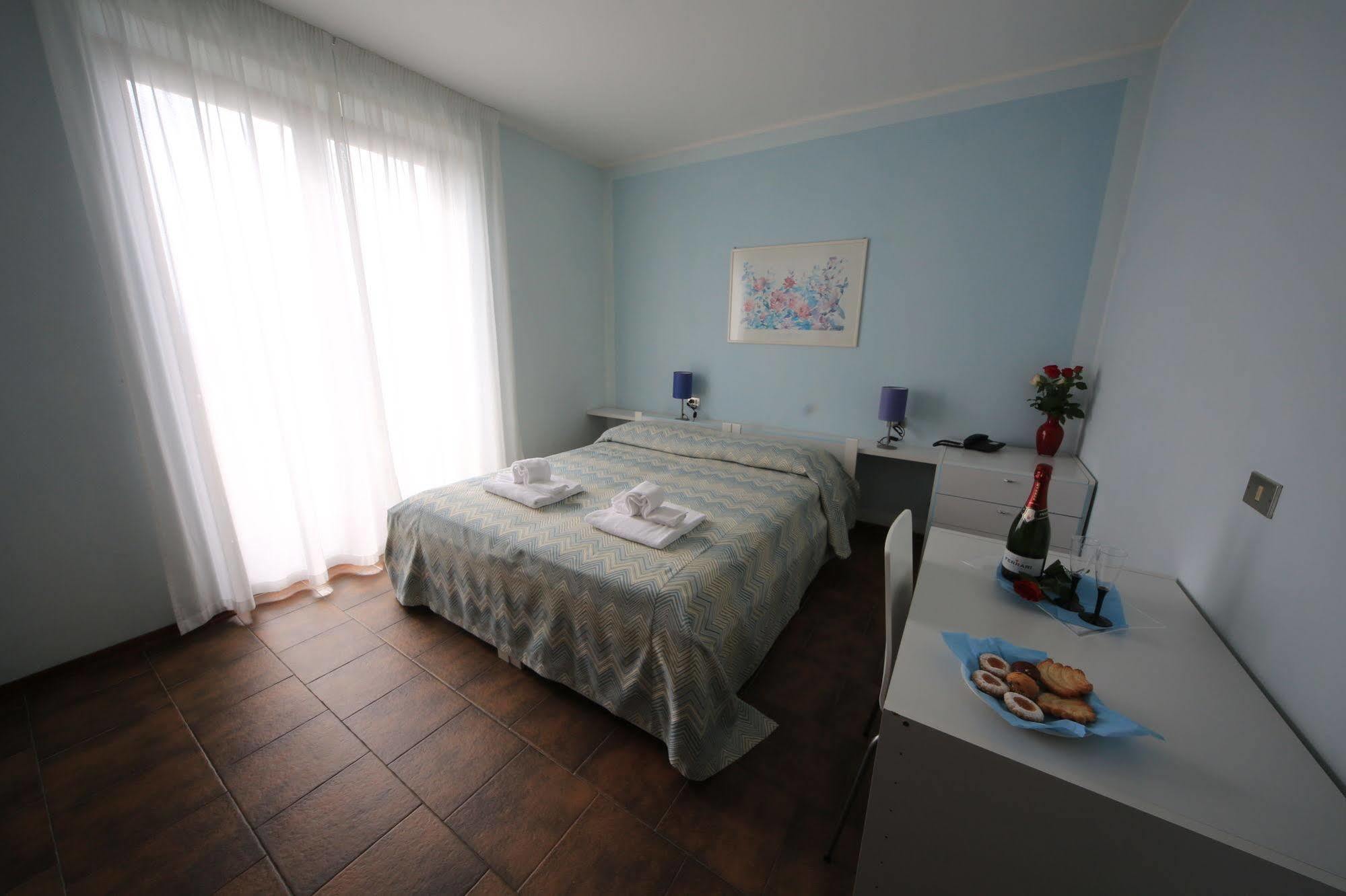 Albergo Residence Isotta Veruno ภายนอก รูปภาพ