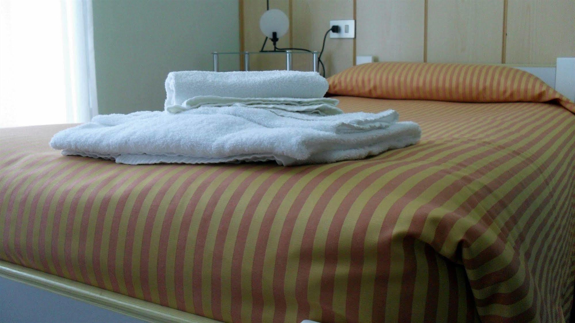 Albergo Residence Isotta Veruno ภายนอก รูปภาพ